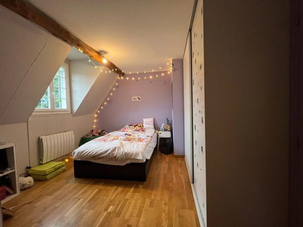 MAGNIFIQUE LONGERE A OISEME