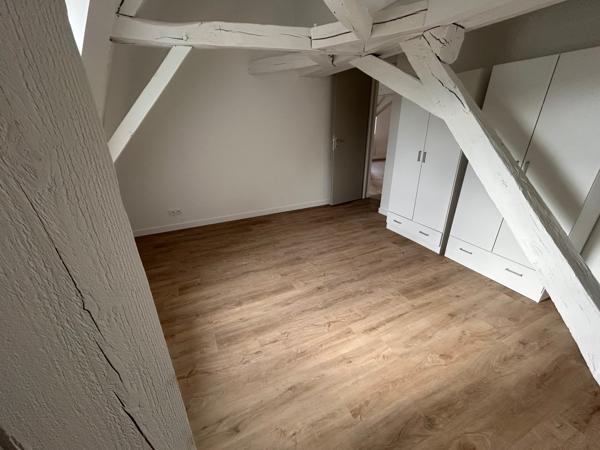 Location Appartement 4 pièces - TROIS QUARTIERS