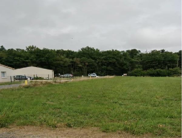 Terrain à vendre de 559,00 m² FLEURE (86)