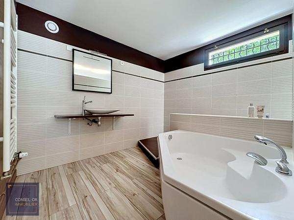 Maison meublée T6 220m2 - Saint Genis Laval , Saint genis laval Maison meublée T6 220m2 - Saint Genis Laval , Saint genis laval