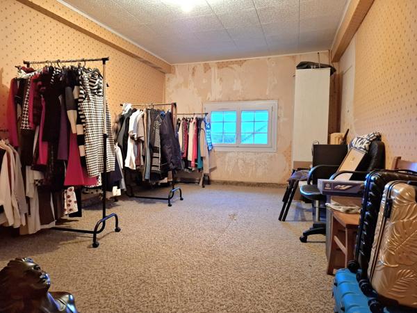 À vendre - Maison individuelle, 7 pièces située à Oisseau-le-Petit (72610)