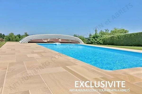 Vente                                                      Maison
                        
                     6 pièces                      289 m2                     à Bourgoin-Jallieu