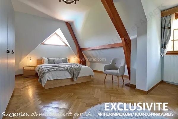 Vente                                                      Maison
                        
                     6 pièces                      289 m2                     à Bourgoin-Jallieu