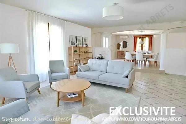 Vente                                                      Maison
                        
                     6 pièces                      289 m2                     à Bourgoin-Jallieu