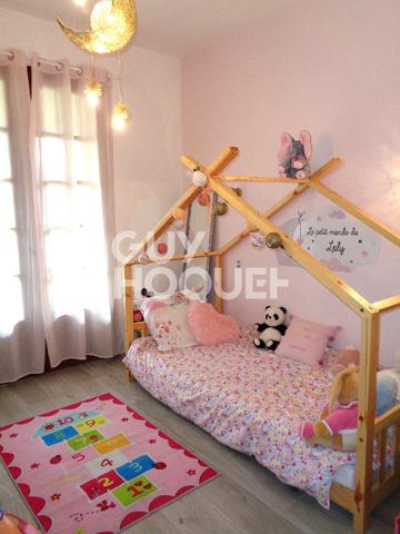 Maison familiale de plain-pied à la campagne /4 chambres et un bureau /jardin et ancienne ferme