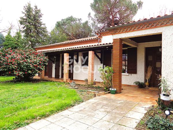 Maison familiale de plain-pied à la campagne /4 chambres et un bureau /jardin et ancienne ferme