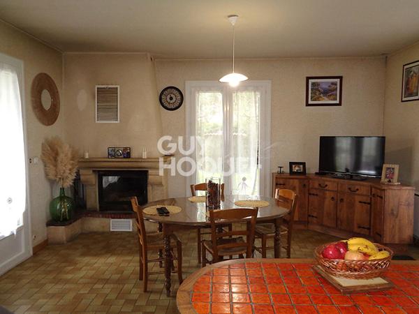 Maison familiale de plain-pied à la campagne /4 chambres et un bureau /jardin et ancienne ferme