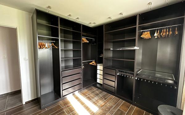 Maison à vendre    5 pièces •  Noé