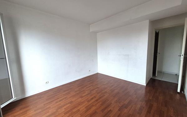 Appartement à vendre    2 pièces • 49 m2 Combs-la-Ville