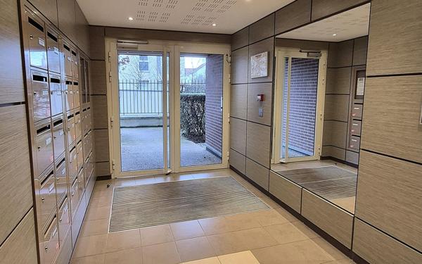 Appartement à vendre    2 pièces • 49 m2 Combs-la-Ville