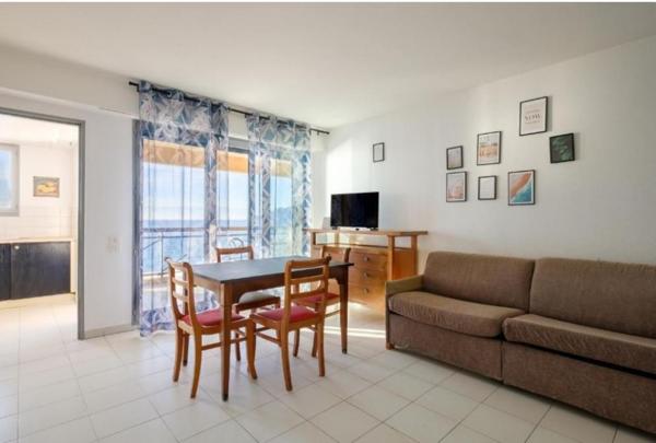 INVESTISSEMENT LOCATIF – CANNES – Résidence de tourisme Villa Maupassant – 4,81 % de rentabilité