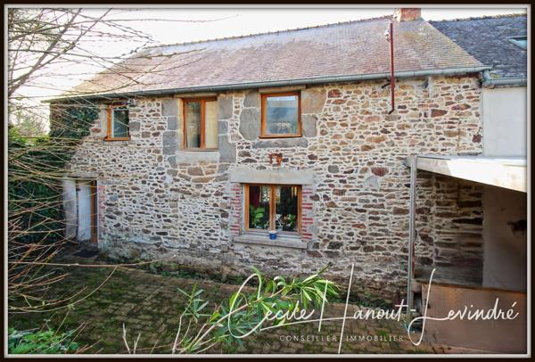 Châteauneuf-d'Ille-et-Vilaine (35430) CHATEAUNEUF D'ILLE-ET-VILAINE. Plein centre. Gîte (2 chambres) + longère (4 chambres). Terrain 825 m².