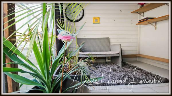 Châteauneuf-d'Ille-et-Vilaine (35430) CHATEAUNEUF D'ILLE-ET-VILAINE. Plein centre. Gîte (2 chambres) + longère (4 chambres). Terrain 825 m².