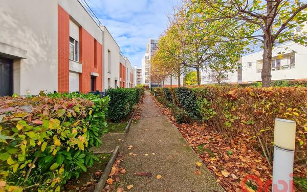 Appartement à vendre    2 pièces • 29,40 m2 Aubervilliers