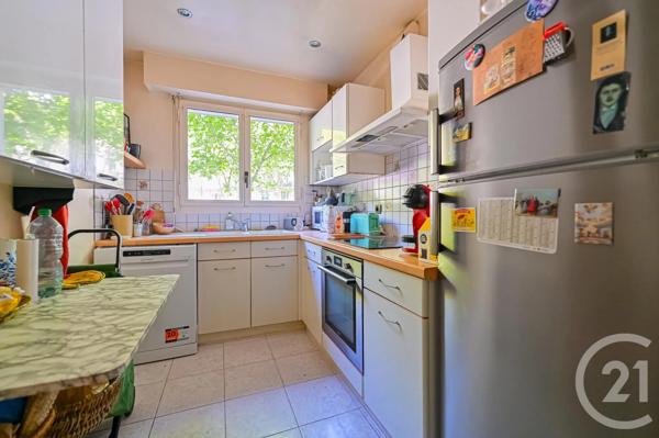 Appartement F3 à vendre  3 pièces - 71,80 m 2   PARIS  - 75011