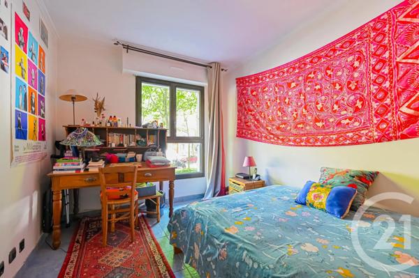 Appartement F3 à vendre  3 pièces - 71,80 m 2   PARIS  - 75011