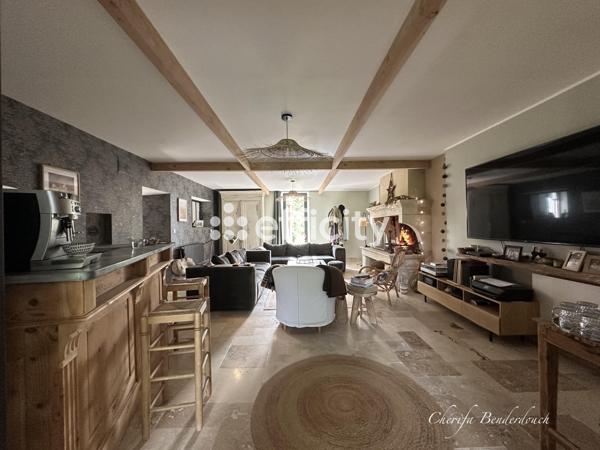 Maison 8 pièces - 212 m² Exclusivité efficity