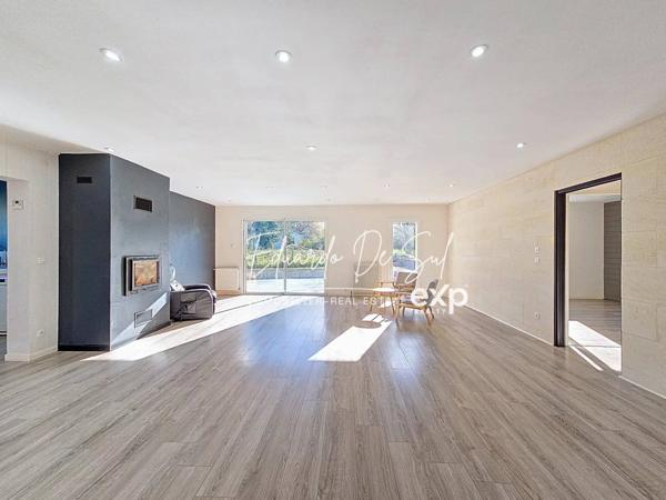 Maison plain-pied familiale de 161 m² – 4 chambres dont suite parentale – piscine, double garage