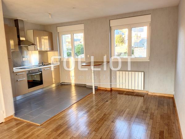 A LOUER - VIRE NORMANDIE - Quartier St Anne - BEAU T3 AVEC BALCON