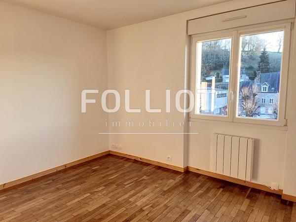 A LOUER - VIRE NORMANDIE - Quartier St Anne - BEAU T3 AVEC BALCON