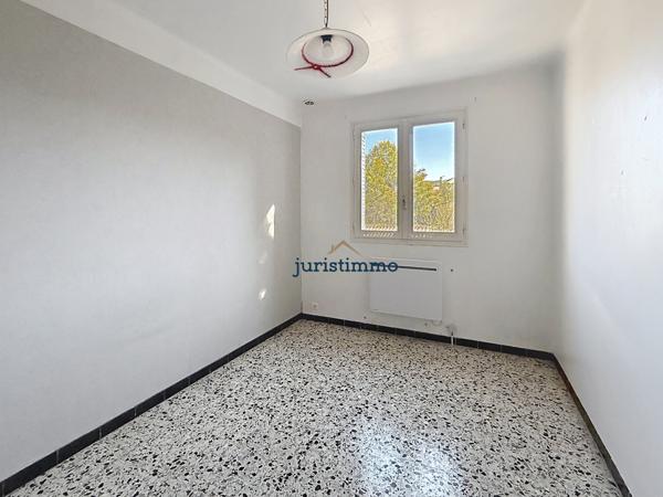 Malaucène (84340) Au cœur du village de Malaucène, maison avec jardin intime et stationnement privatif