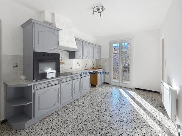 Malaucène (84340) Au cœur du village de Malaucène, maison avec jardin intime et stationnement privatif