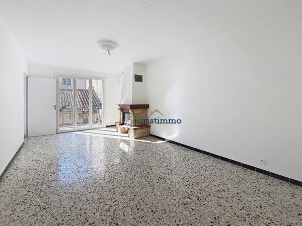 Malaucène (84340) Au cœur du village de Malaucène, maison avec jardin intime et stationnement privatif