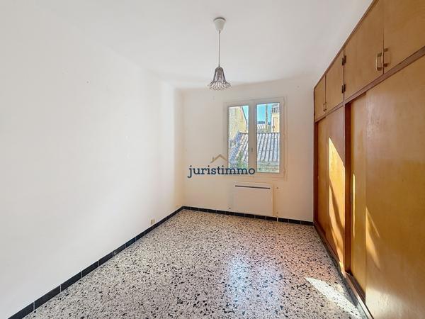 Malaucène (84340) Au cœur du village de Malaucène, maison avec jardin intime et stationnement privatif
