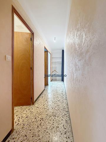 Malaucène (84340) Au cœur du village de Malaucène, maison avec jardin intime et stationnement privatif