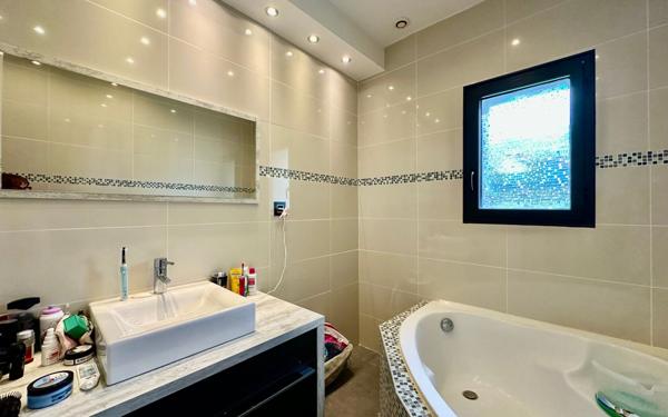 Maison à vendre    6 pièces •  Savas-Mépin