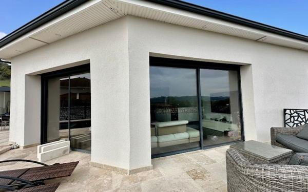 Maison à vendre    6 pièces •  Savas-Mépin