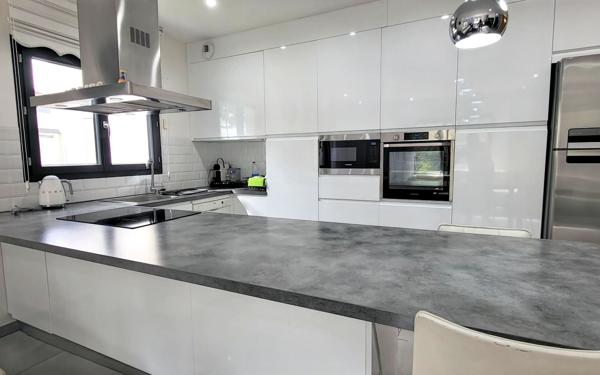 Maison à vendre    5 pièces • 116 m2 Corbas