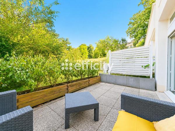 Appartement
         2 pièces
        - 42 m² 210 000 € *