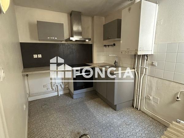 Location Appartement 4 pièces 86.9 m² - CAGE A Laon 02000