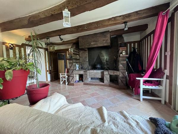 Maison à vendre 140 400 € Château-l'Évêque 3 p 91 m² DPE D