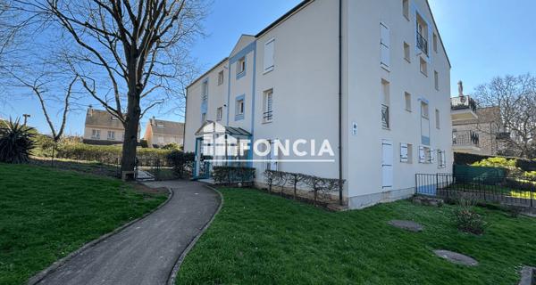 À vendre Studio 30.83 m² - ÉVry-courcouronnes 91000