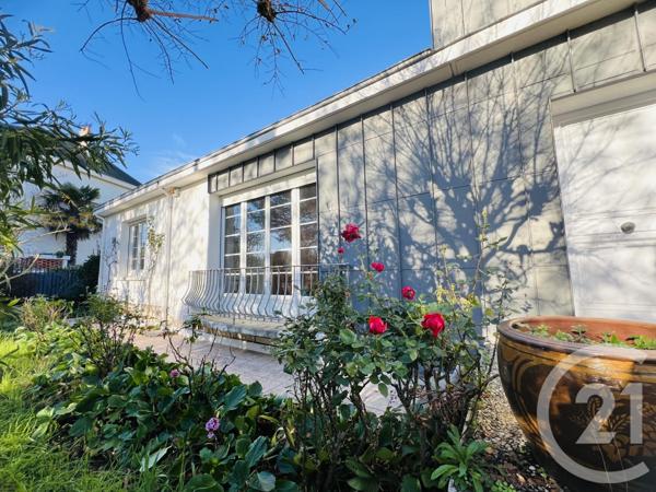 Maison à vendre  10 pièces - 270,60 m2 FOURAS - 17