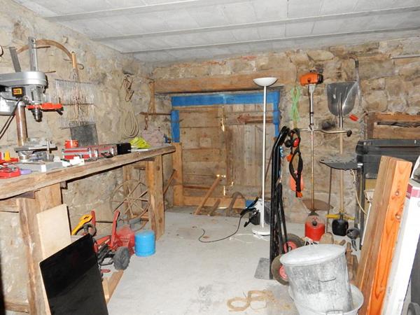 Yssingeaux, 43200 Tènement immobilier comprenant deux corps de ferme en pierre dont un rénové de 240 m² habitables, 5 chambres avec dépendances et un second à usage de dépendance, l'ensemble sur 1154m² de terrain