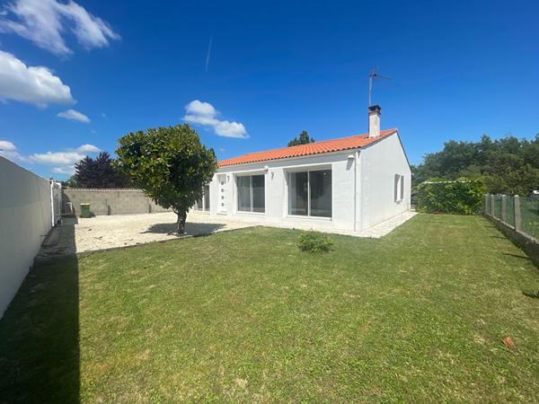 Maison rénovée de 116 m² avec grand jardin et belle pièce de vie à 1,5 km de la Citadelle