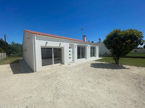 Maison rénovée de 116 m² avec grand jardin et belle pièce de vie à 1,5 km de la Citadelle