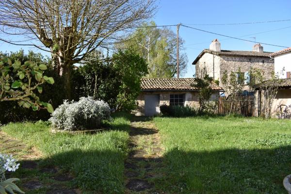 Belle et grande maison familiale à rafraîchir