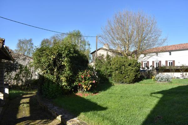 Belle et grande maison familiale à rafraîchir