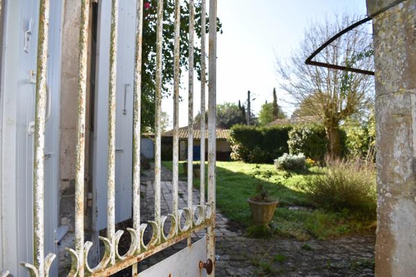 Belle et grande maison familiale à rafraîchir