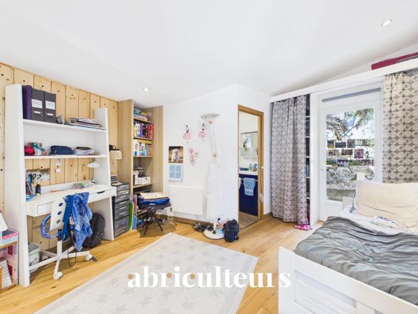 Lauris Maison 170 m² à réinventer sur terrain de 2.4 ha avec foret Vue dégagée