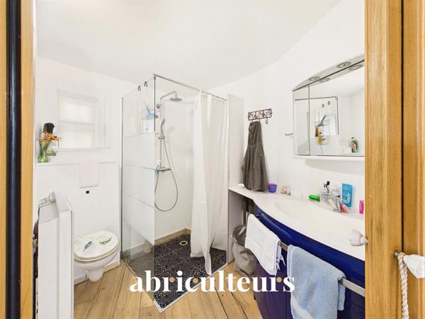 Lauris Maison 170 m² à réinventer sur terrain de 2.4 ha avec foret Vue dégagée