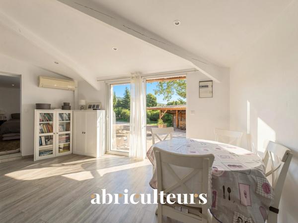 Lauris Maison 170 m² à réinventer sur terrain de 2.4 ha avec foret Vue dégagée
