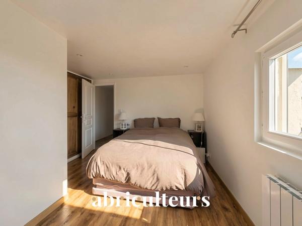 Lauris Maison 170 m² à réinventer sur terrain de 2.4 ha avec foret Vue dégagée