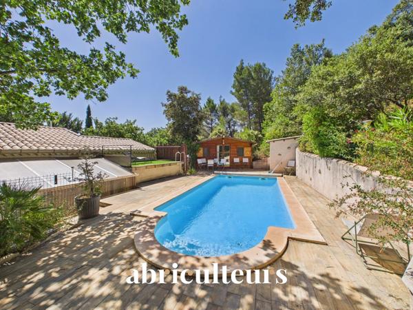 Lauris Maison 170 m² à réinventer sur terrain de 2.4 ha avec foret Vue dégagée
