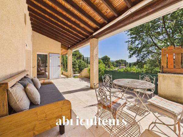 Lauris Maison 170 m² à réinventer sur terrain de 2.4 ha avec foret Vue dégagée