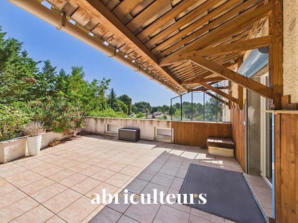 Lauris Maison 170 m² à réinventer sur terrain de 2.4 ha avec foret Vue dégagée